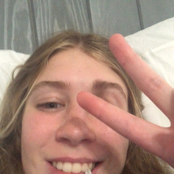 Meet your Posher, Molly - Picture 1 of 2